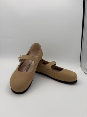 Birkenstock Women’s Tracy Ballet Flat with Buckle in Sand Size 39